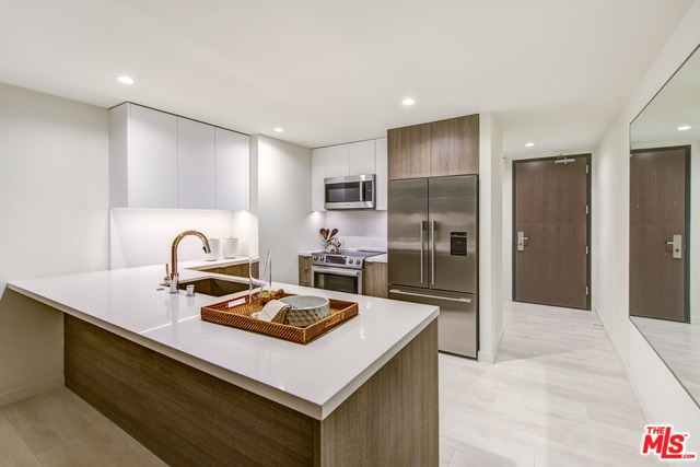 801 S OLIVE ST Unit: PH 3