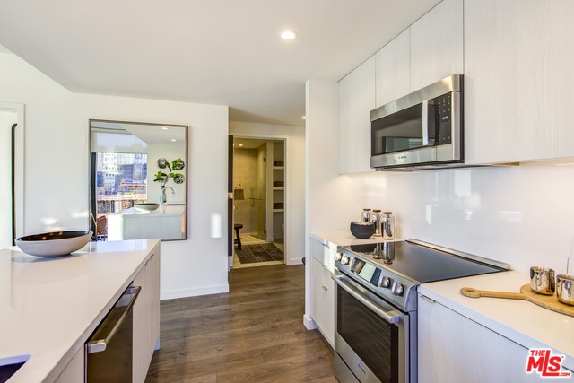 801 S OLIVE ST Unit: PH 3