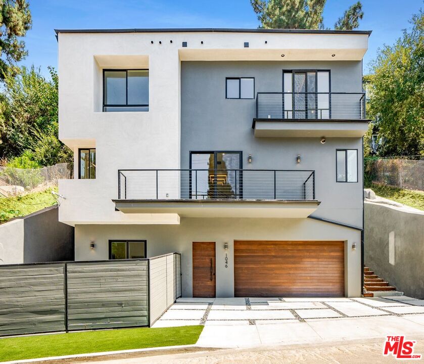 1046 Oban Dr