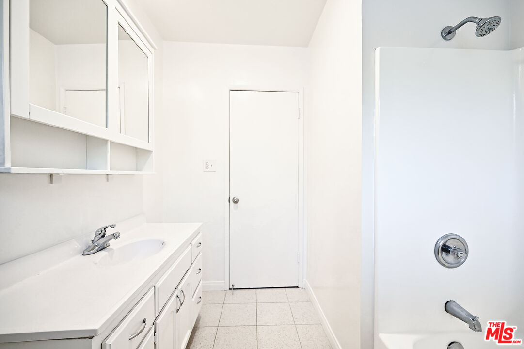1868 10th St Unit: 5