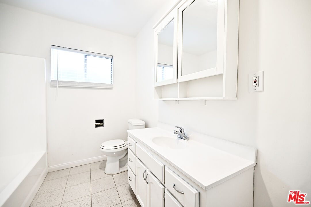 1868 10th St Unit: 5