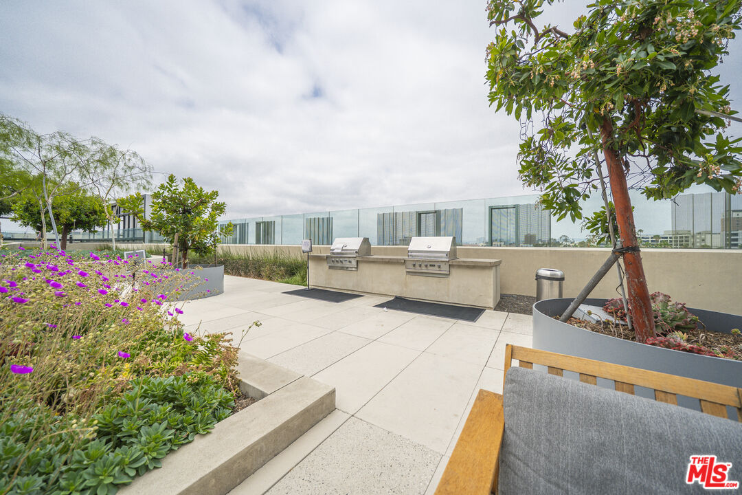 889 Francisco St Unit: 709