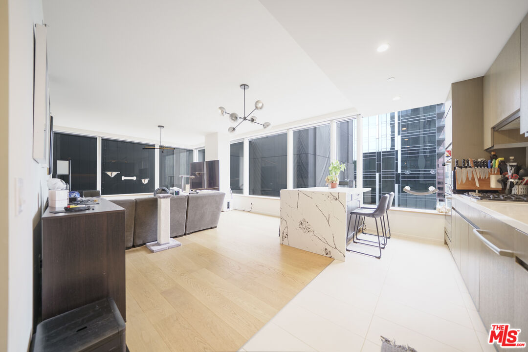 889 Francisco St Unit: 709