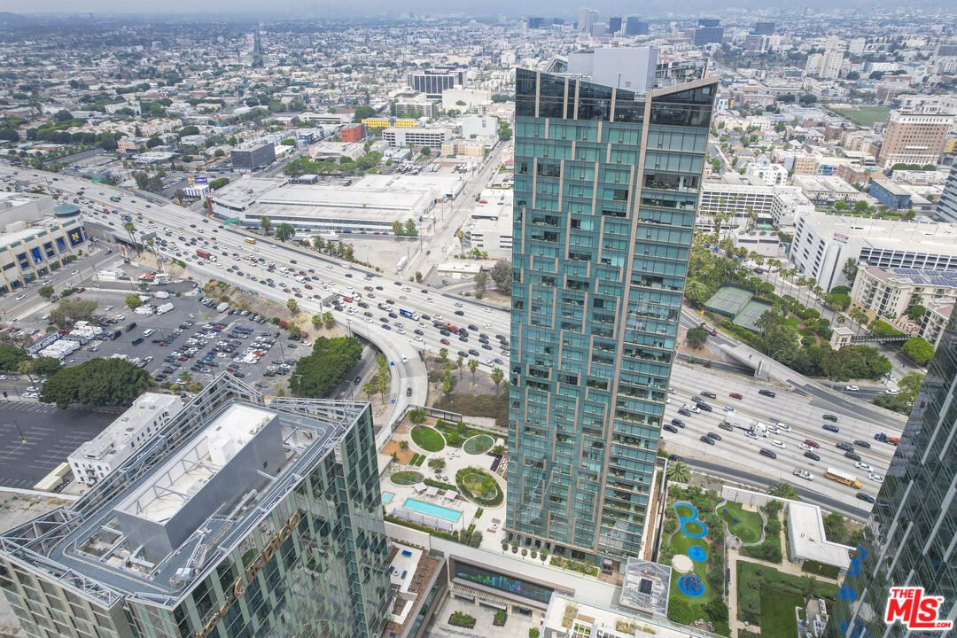 889 Francisco St Unit: 709