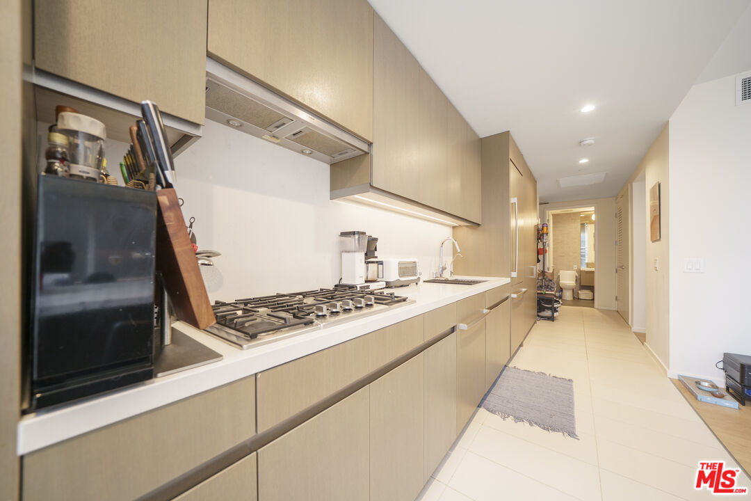 889 Francisco St Unit: 709