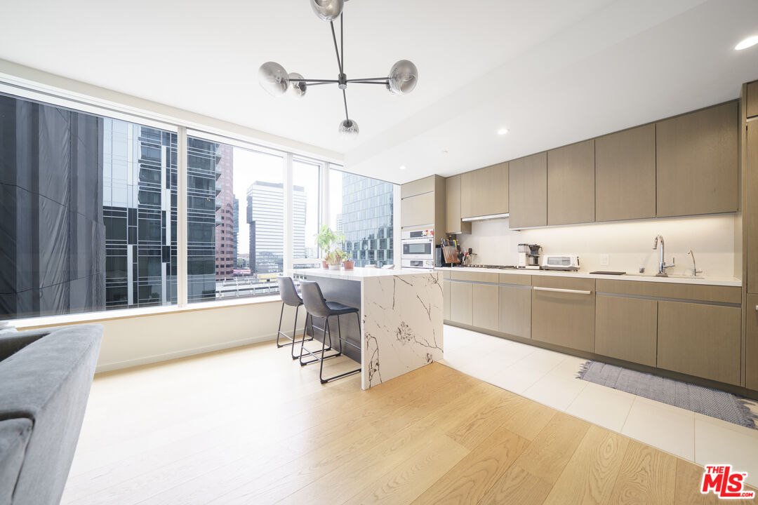 889 Francisco St Unit: 709