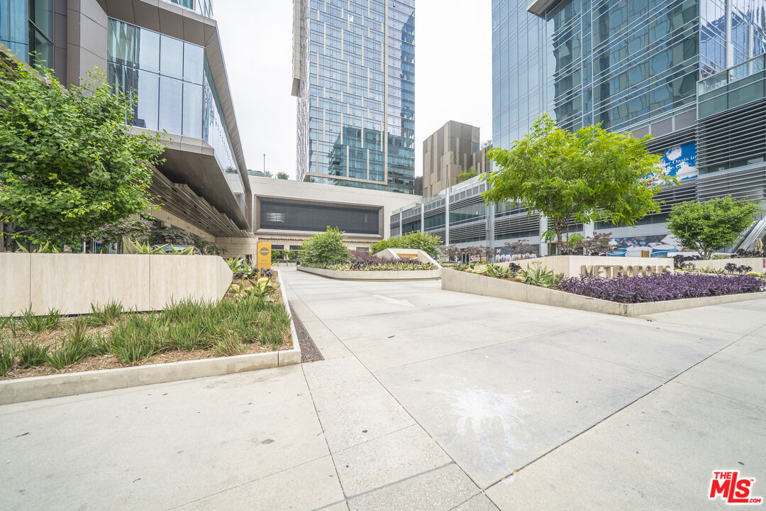 889 Francisco St Unit: 709