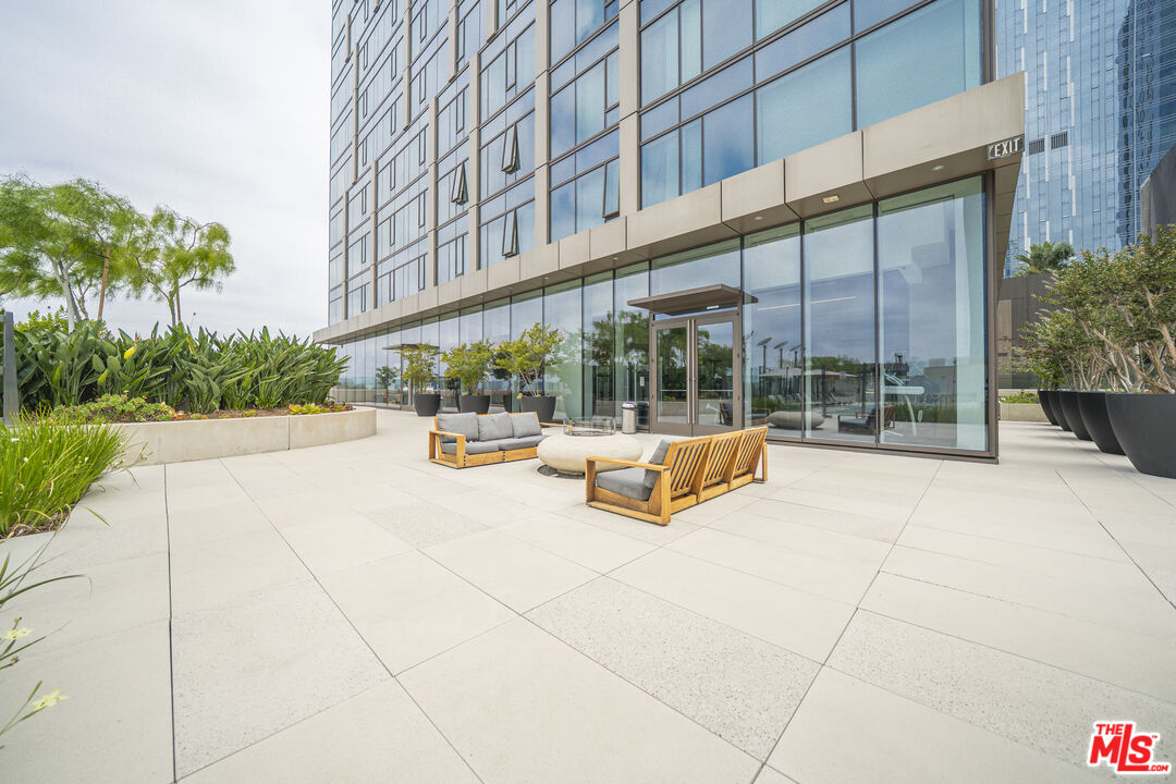 889 Francisco St Unit: 709