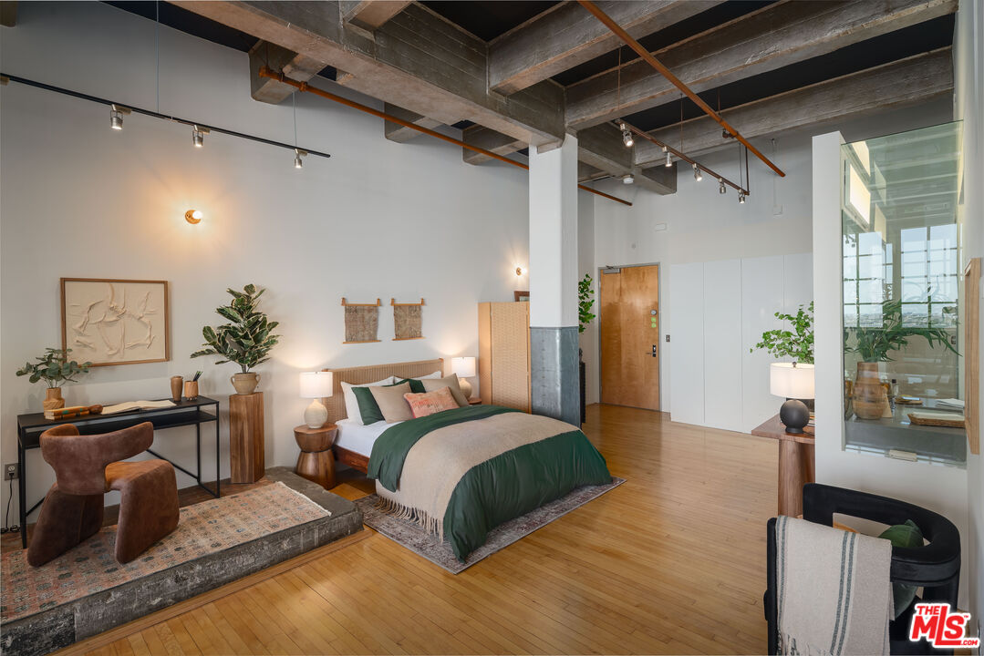 1850 Industrial St Unit: 510
