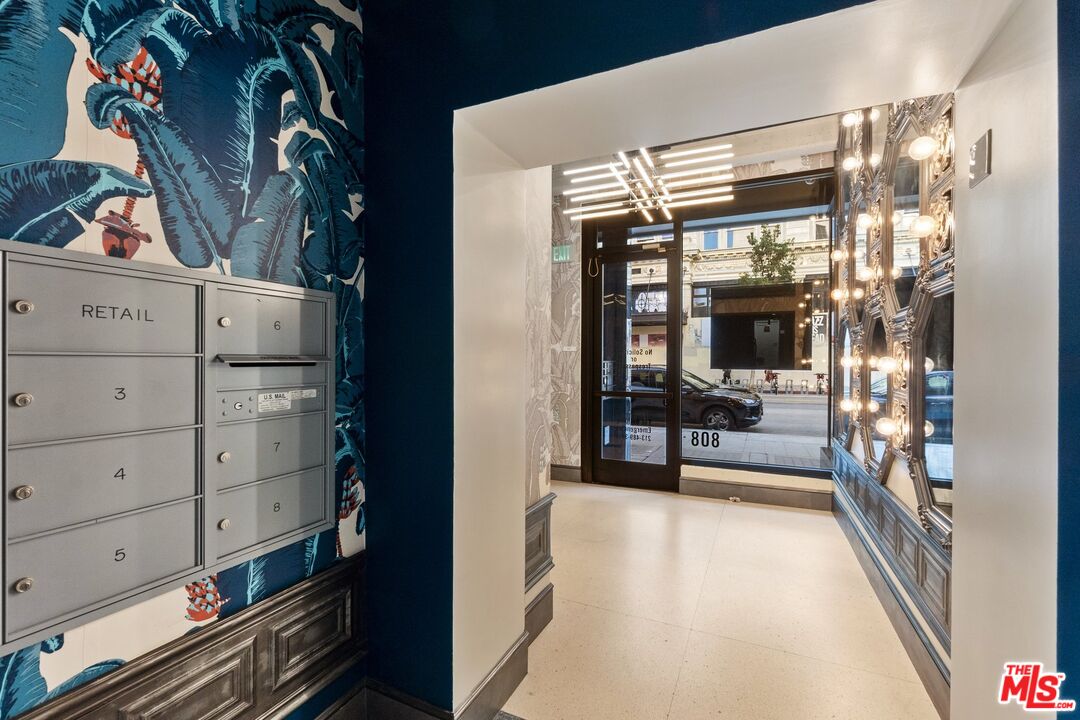 808 S Broadway St Unit: 7th Floor