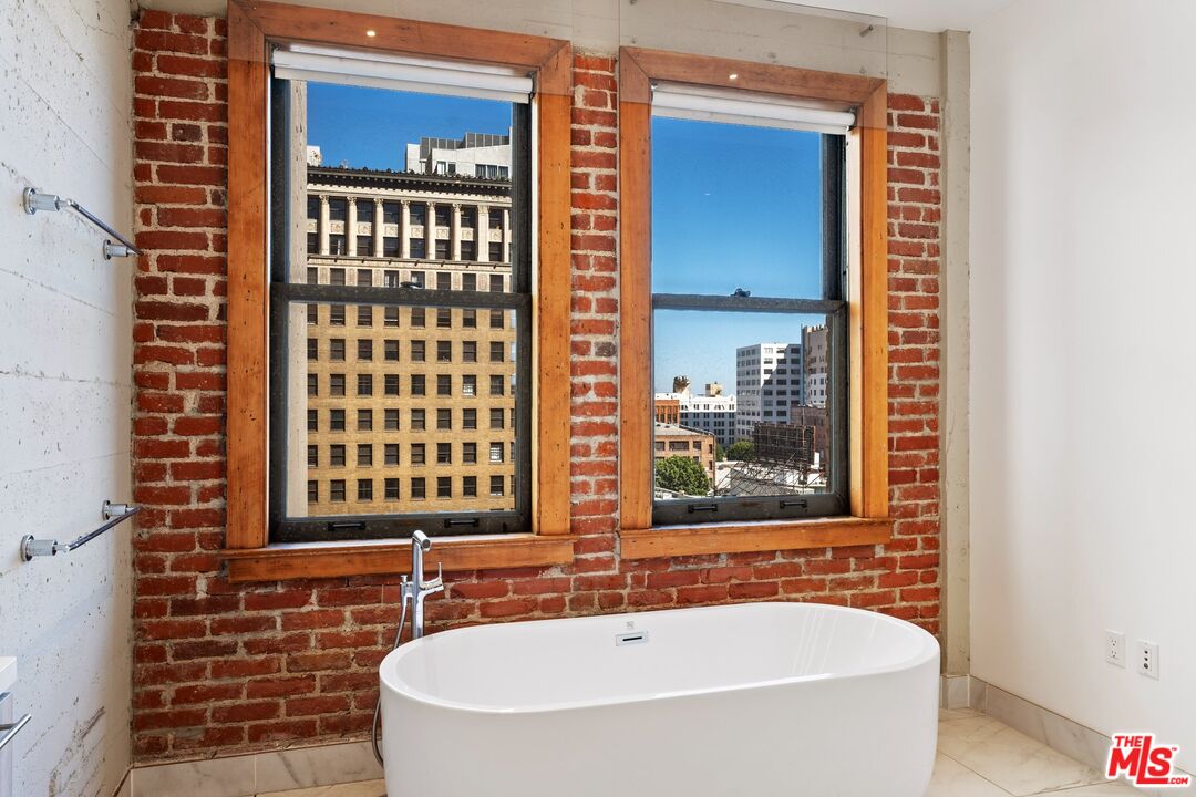 808 S Broadway St Unit: 7th Floor
