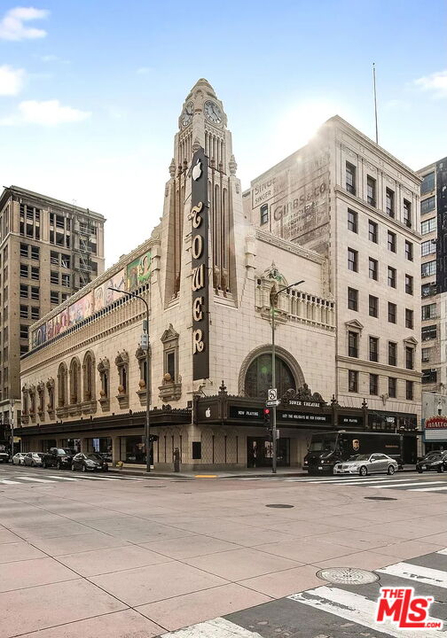 808 S Broadway St Unit: 7th Floor