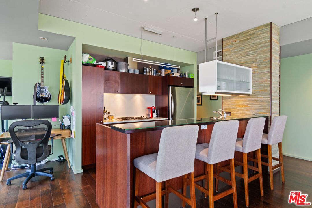 1155 S Grand Ave Unit: 1116