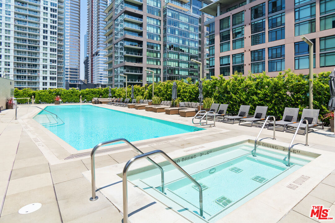 1155 S Grand Ave Unit: 1116