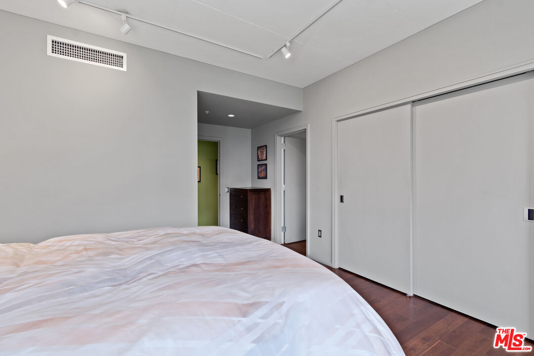 1155 S Grand Ave Unit: 1116