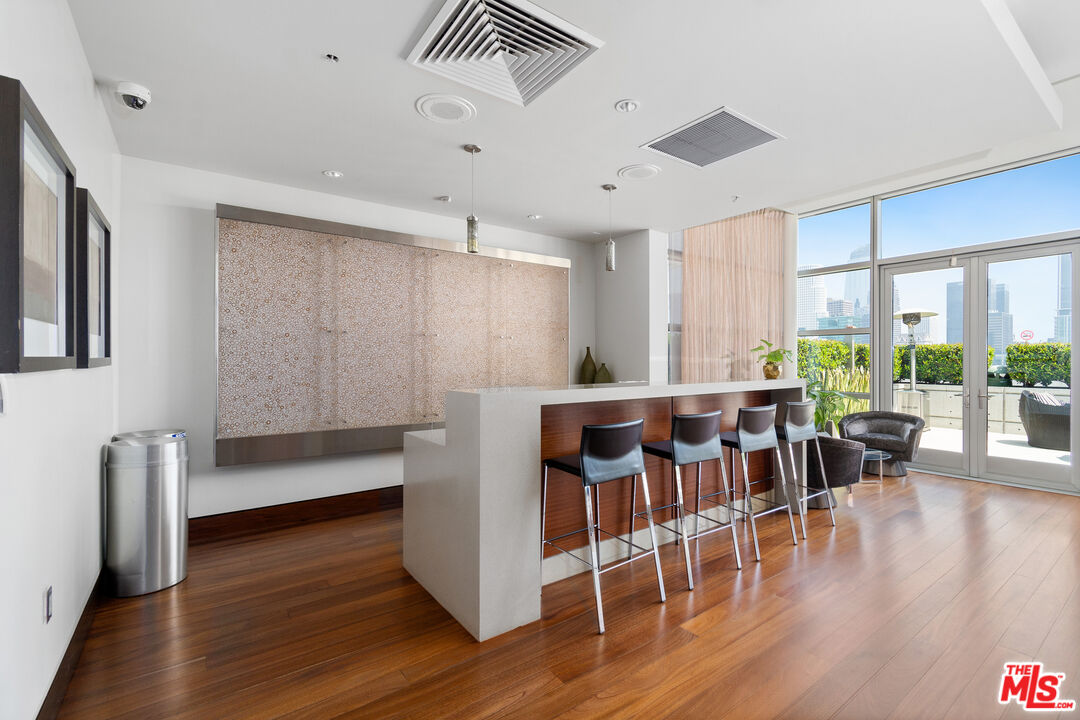 1155 S Grand Ave Unit: 1116
