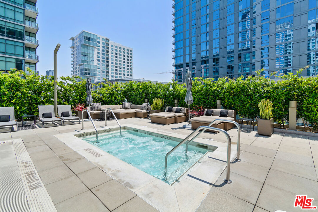 1155 S Grand Ave Unit: 1116
