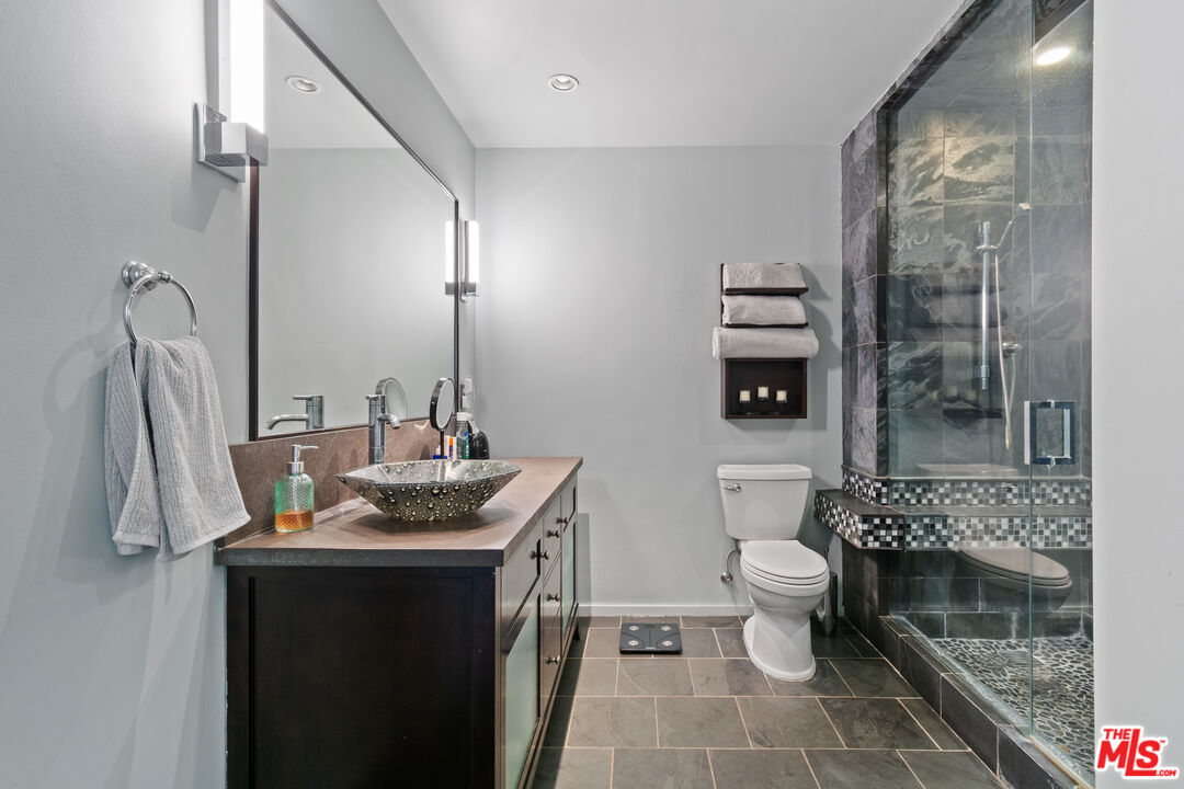 1155 S Grand Ave Unit: 1116
