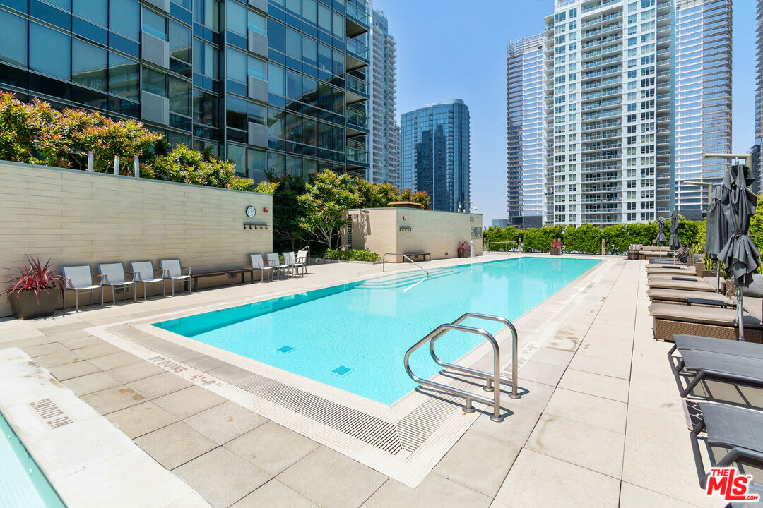 1155 S Grand Ave Unit: 1116