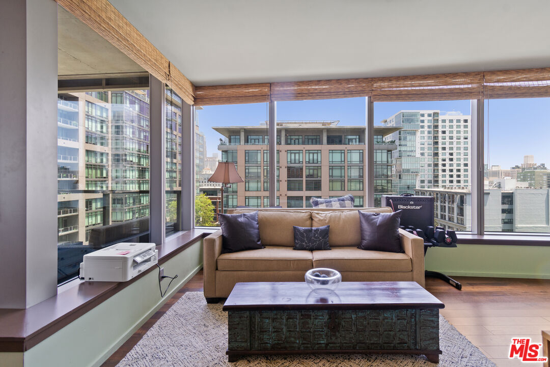 1155 S Grand Ave Unit: 1116