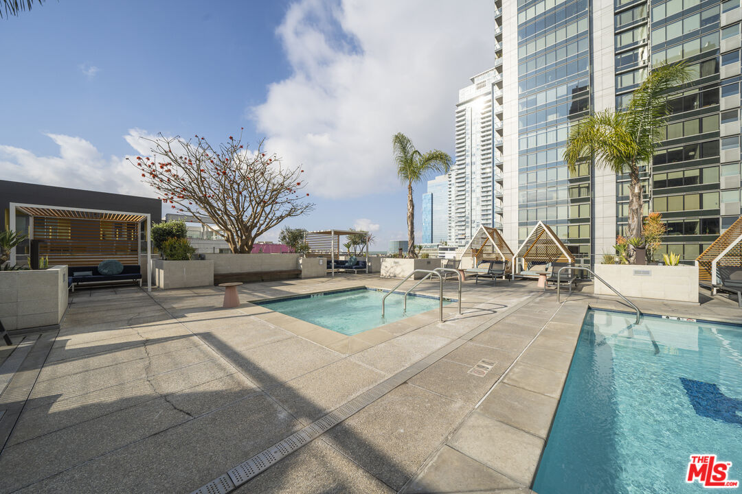 1100 S Grand Ave Unit: A703