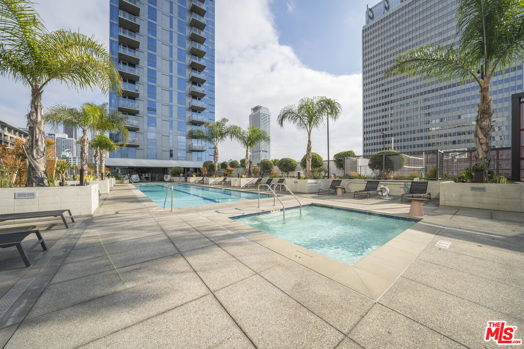 1100 S Grand Ave Unit: A703