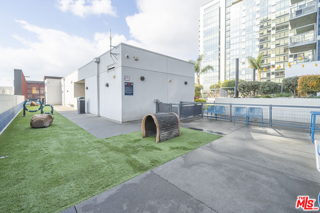 1100 S Grand Ave Unit: A703