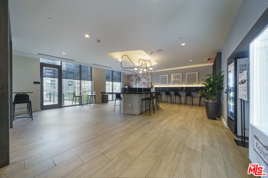 1100 S Grand Ave Unit: A703