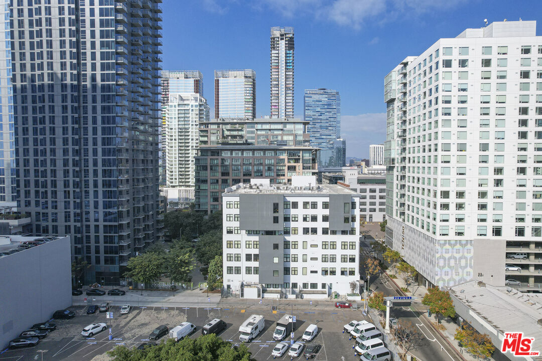 1100 S Grand Ave Unit: A703