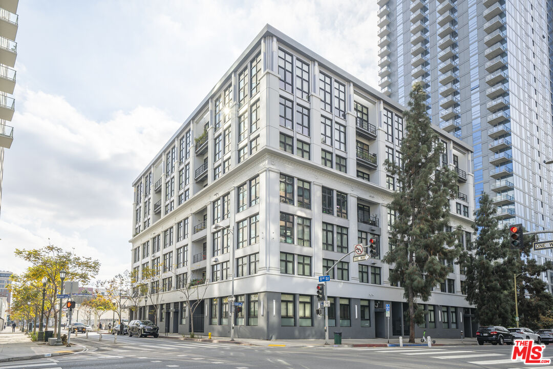 1100 S Grand Ave Unit: A703