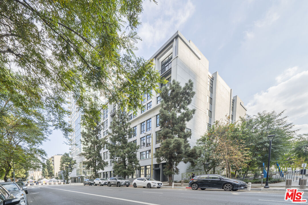1100 S Grand Ave Unit: A703