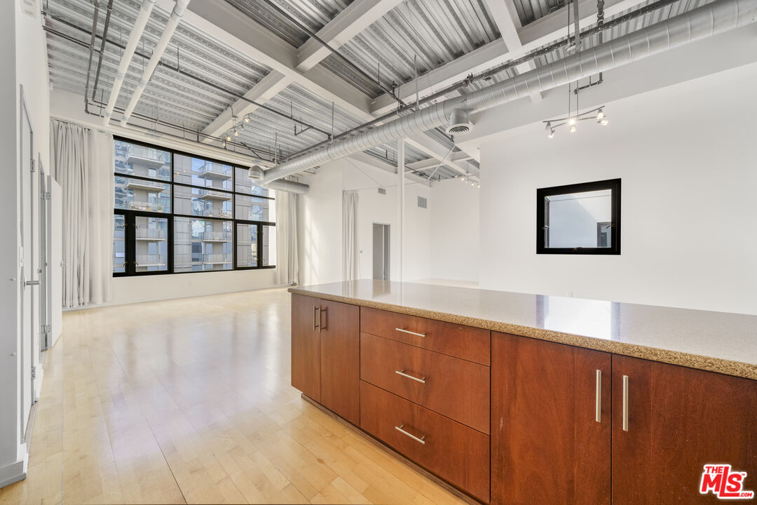 1100 S Grand Ave Unit: A703