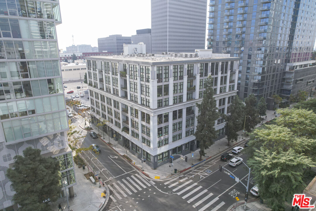 1100 S Grand Ave Unit: A703