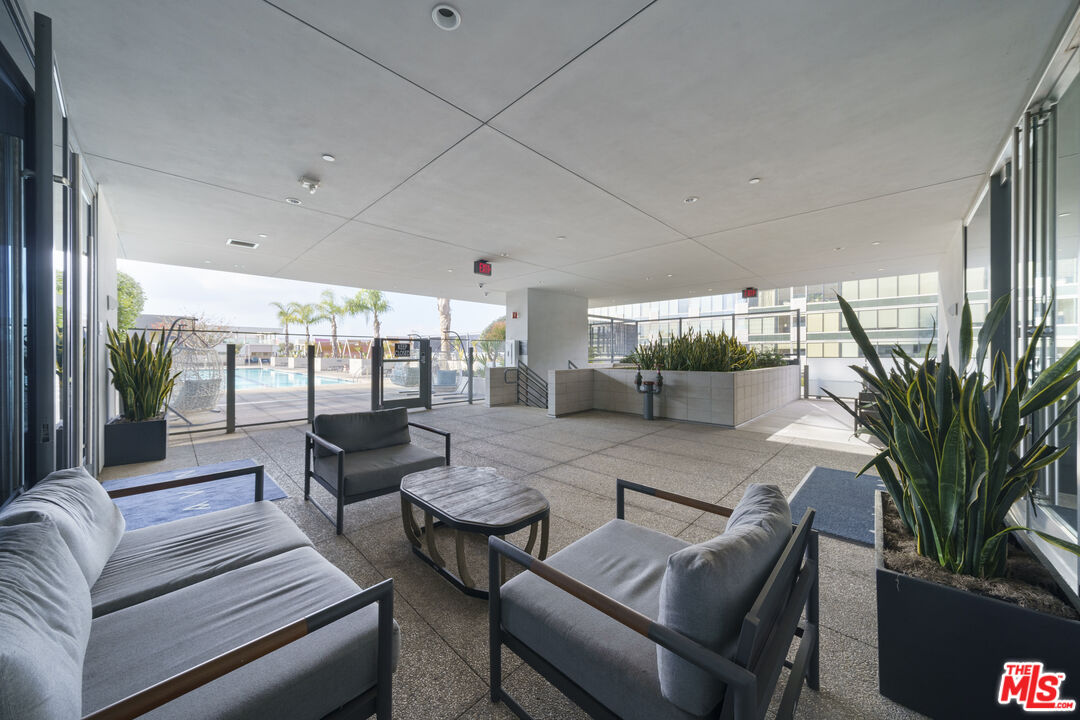 1100 S Grand Ave Unit: A703