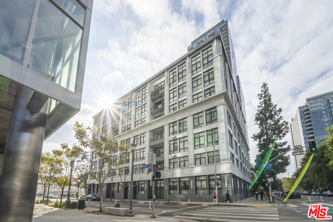 1100 S Grand Ave Unit: A703