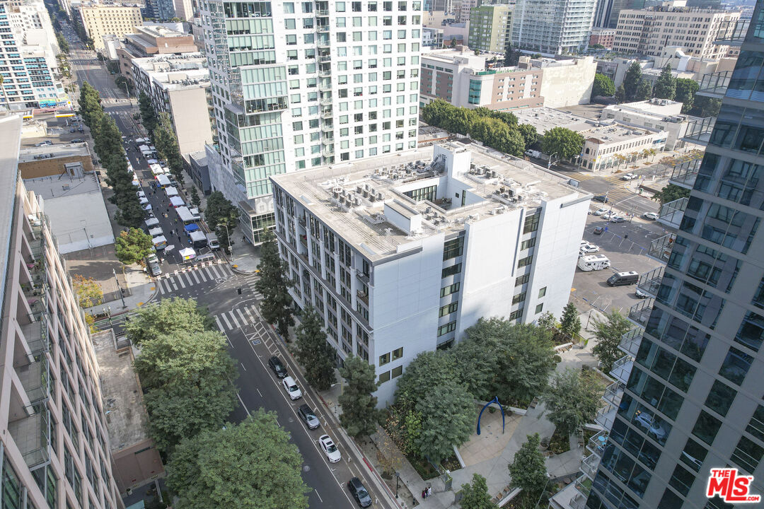 1100 S Grand Ave Unit: A703