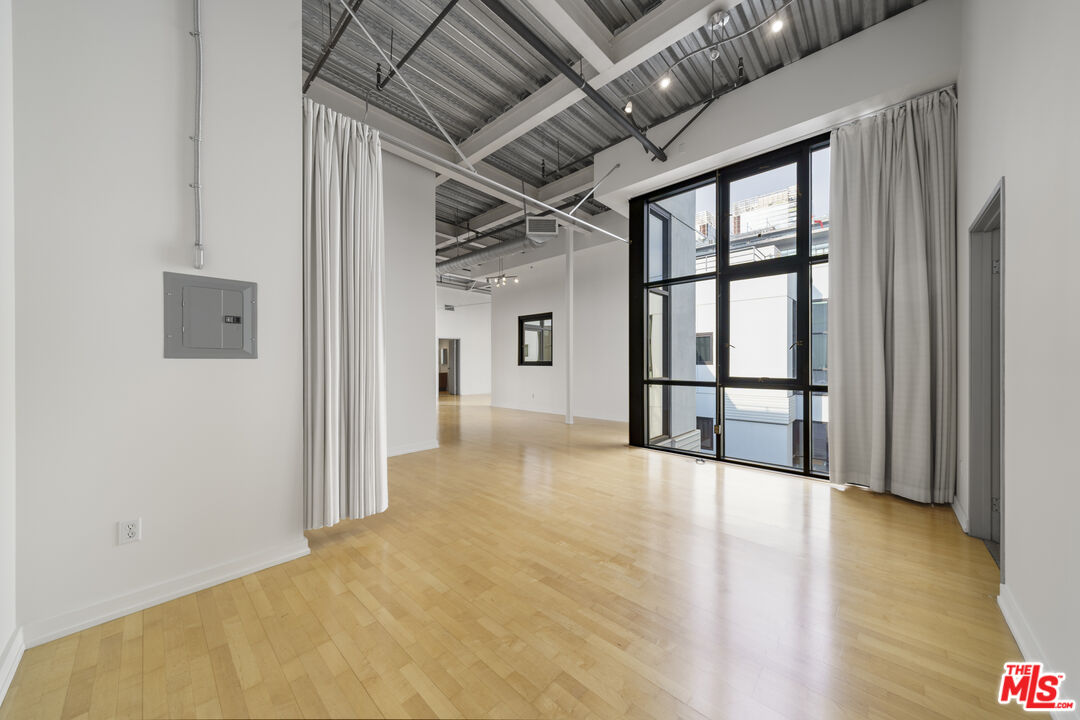 1100 S Grand Ave Unit: A703