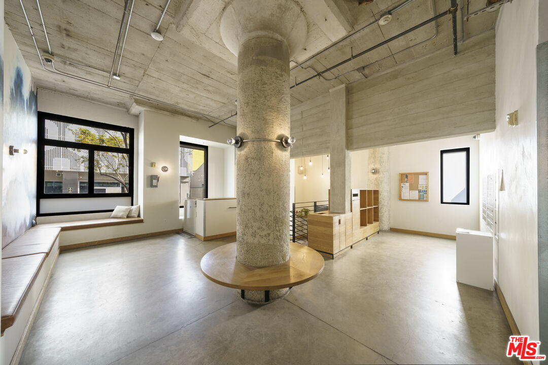 1100 S Grand Ave Unit: A703