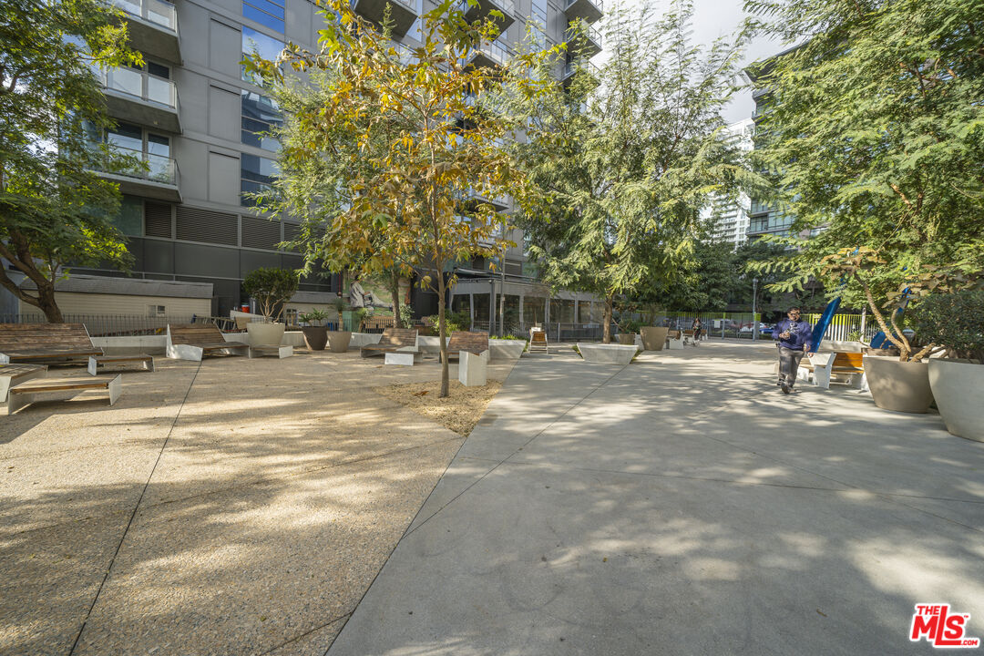 1100 S Grand Ave Unit: A703