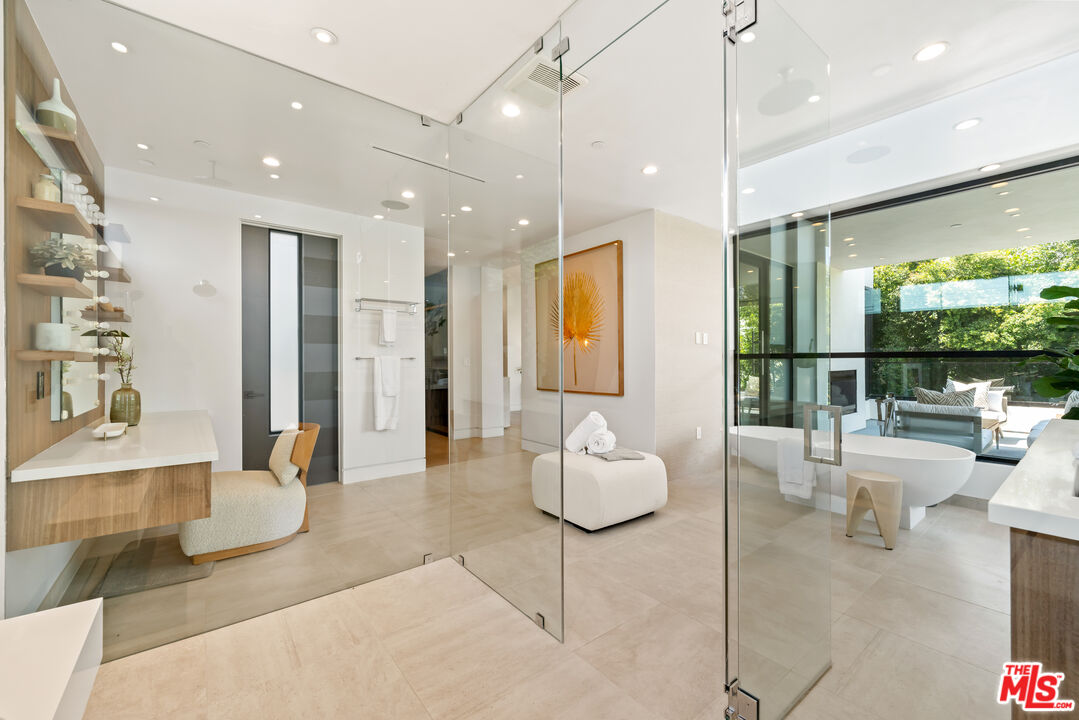818 N Curson Ave