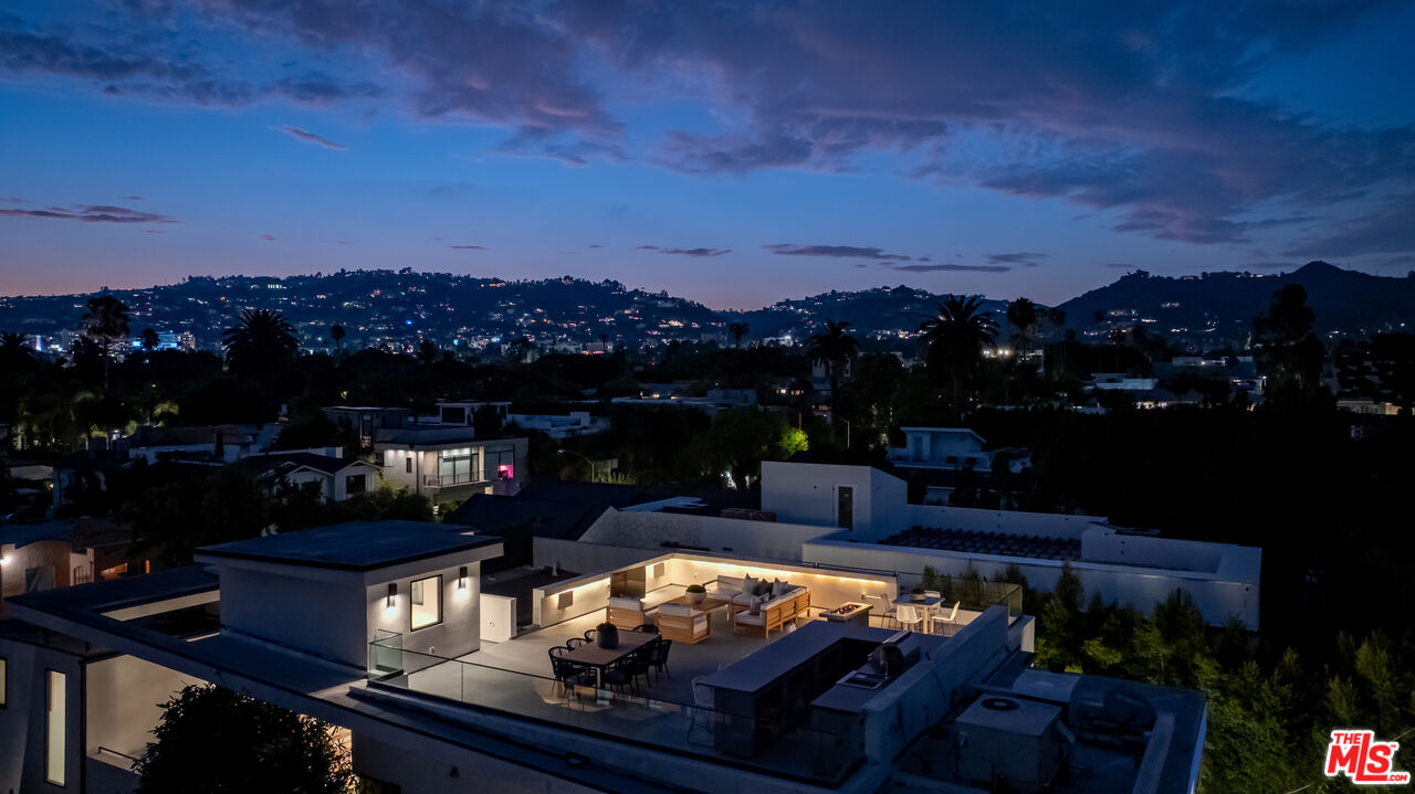 818 N Curson Ave