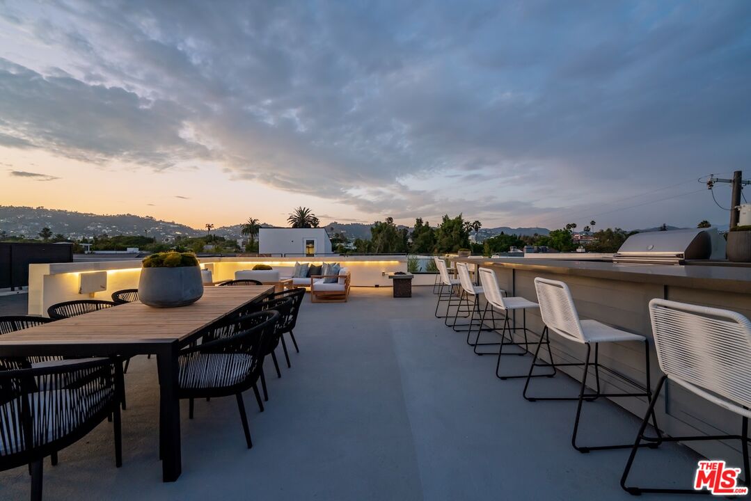 818 N Curson Ave