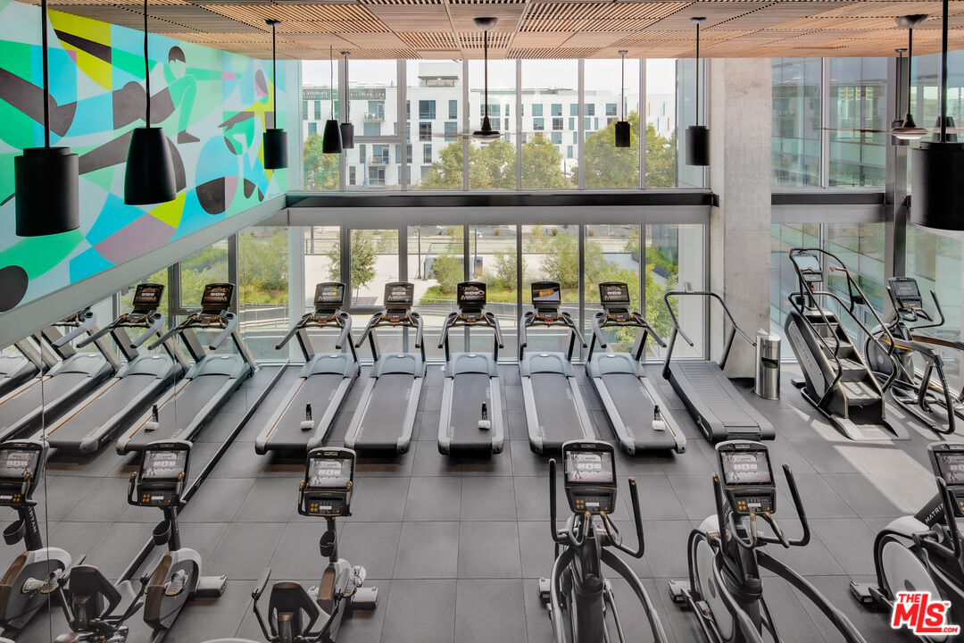 601 Eleventh Unit: PH 3301