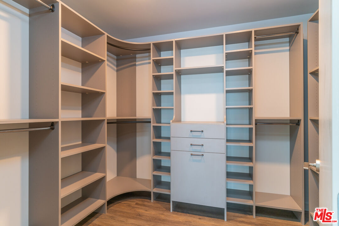 601 Eleventh Unit: PH 3301