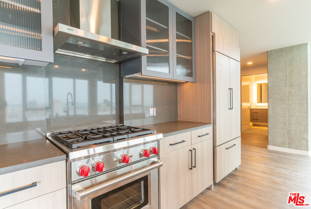 601 Eleventh Unit: PH 3301
