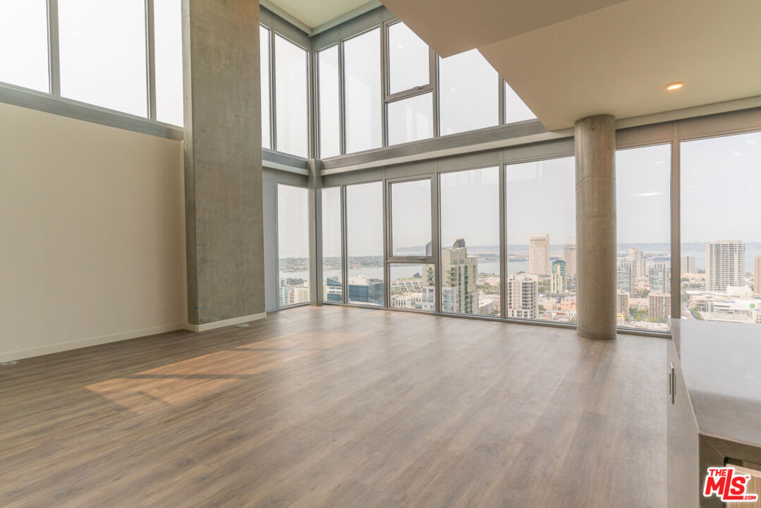 601 Eleventh Unit: PH 3301