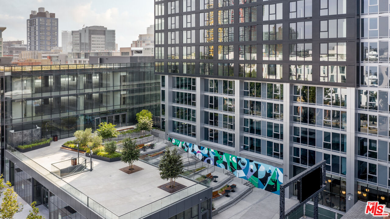 601 Eleventh Unit: PH 3301