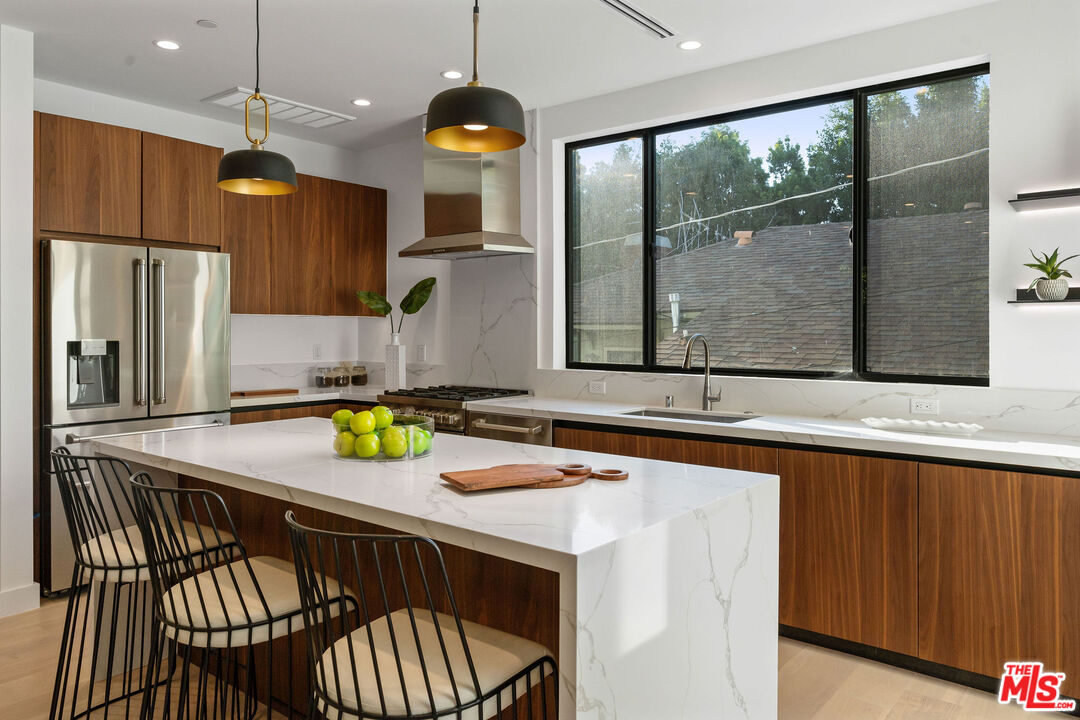 2915 Avenel Ter