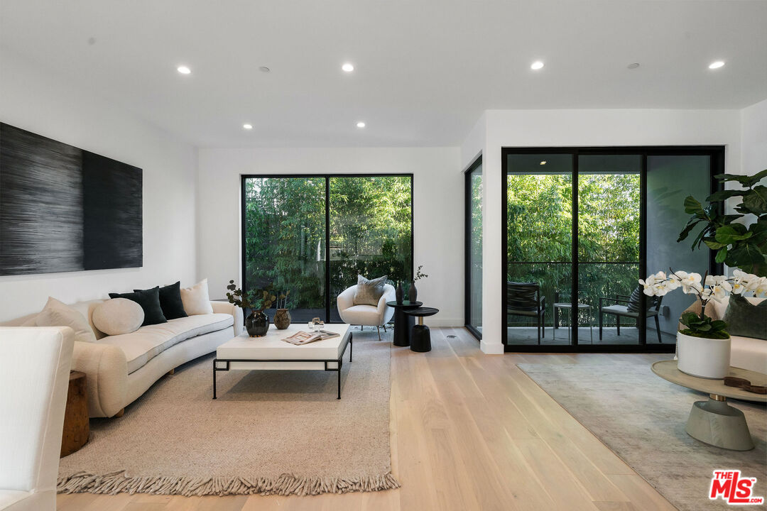 2915 Avenel Ter