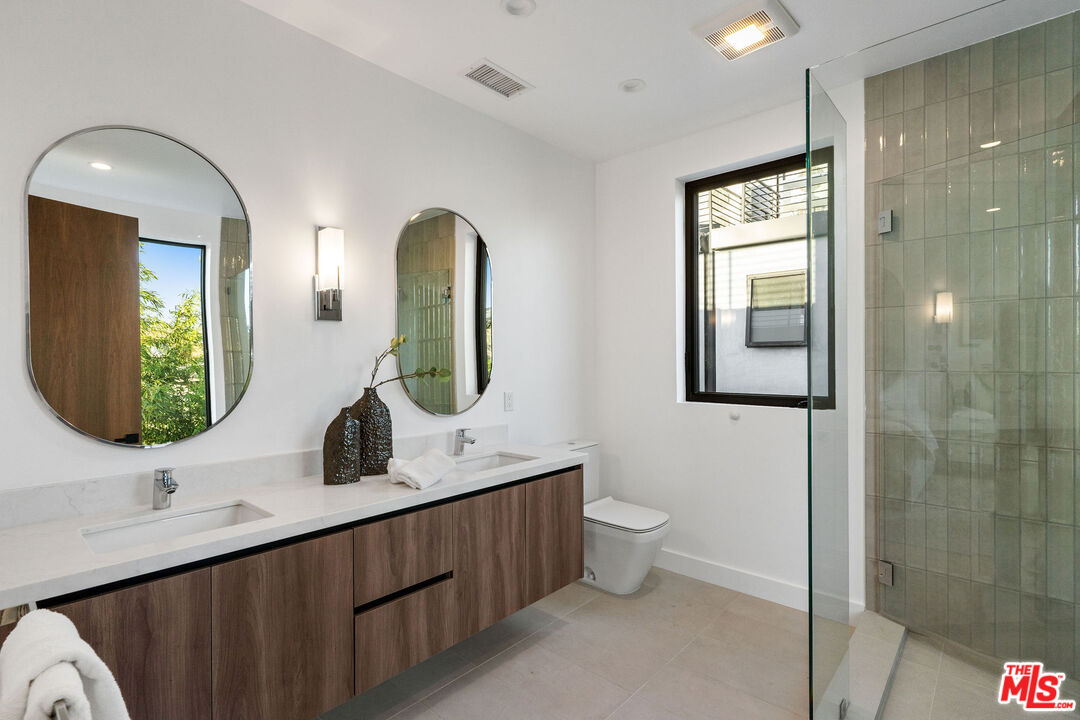 2915 Avenel Ter